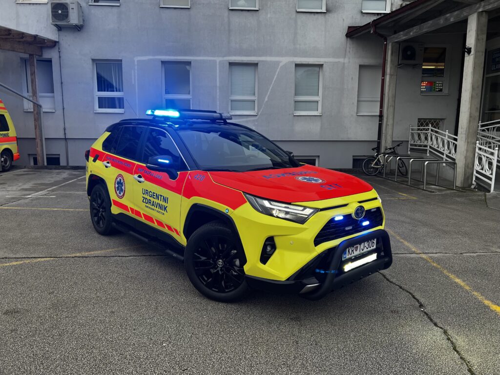 fotografija vozila urgentnega zdravnika